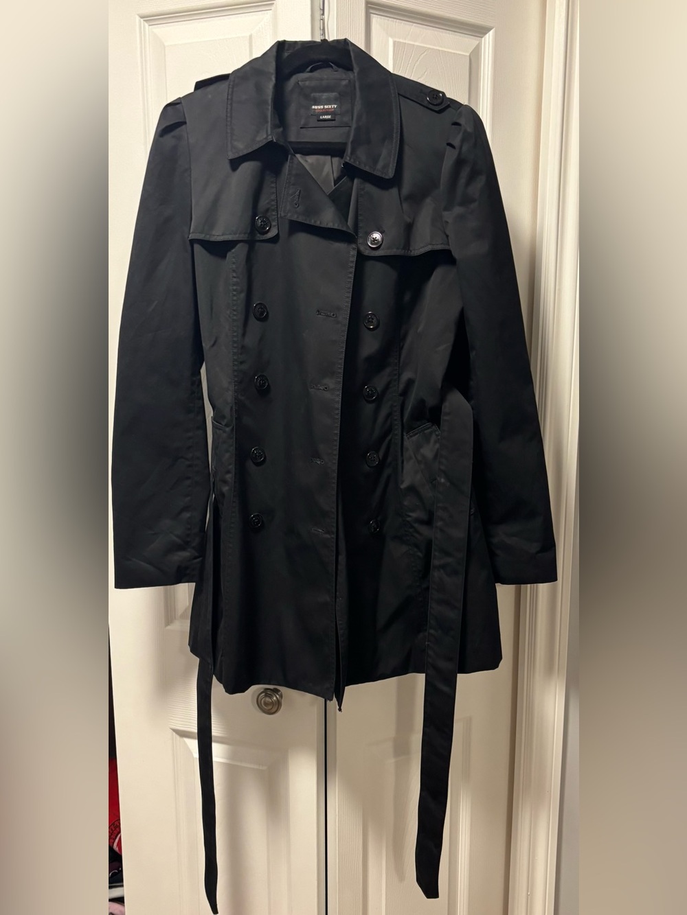 Classic Black women’s Trench Coat size Large